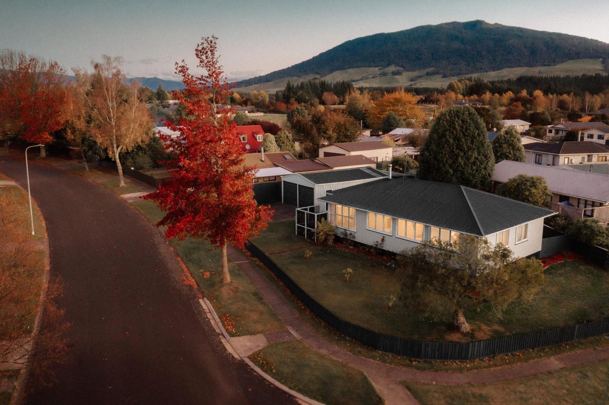 Alpine House Tongariro - Turangi Holiday Home Εξωτερικό φωτογραφία